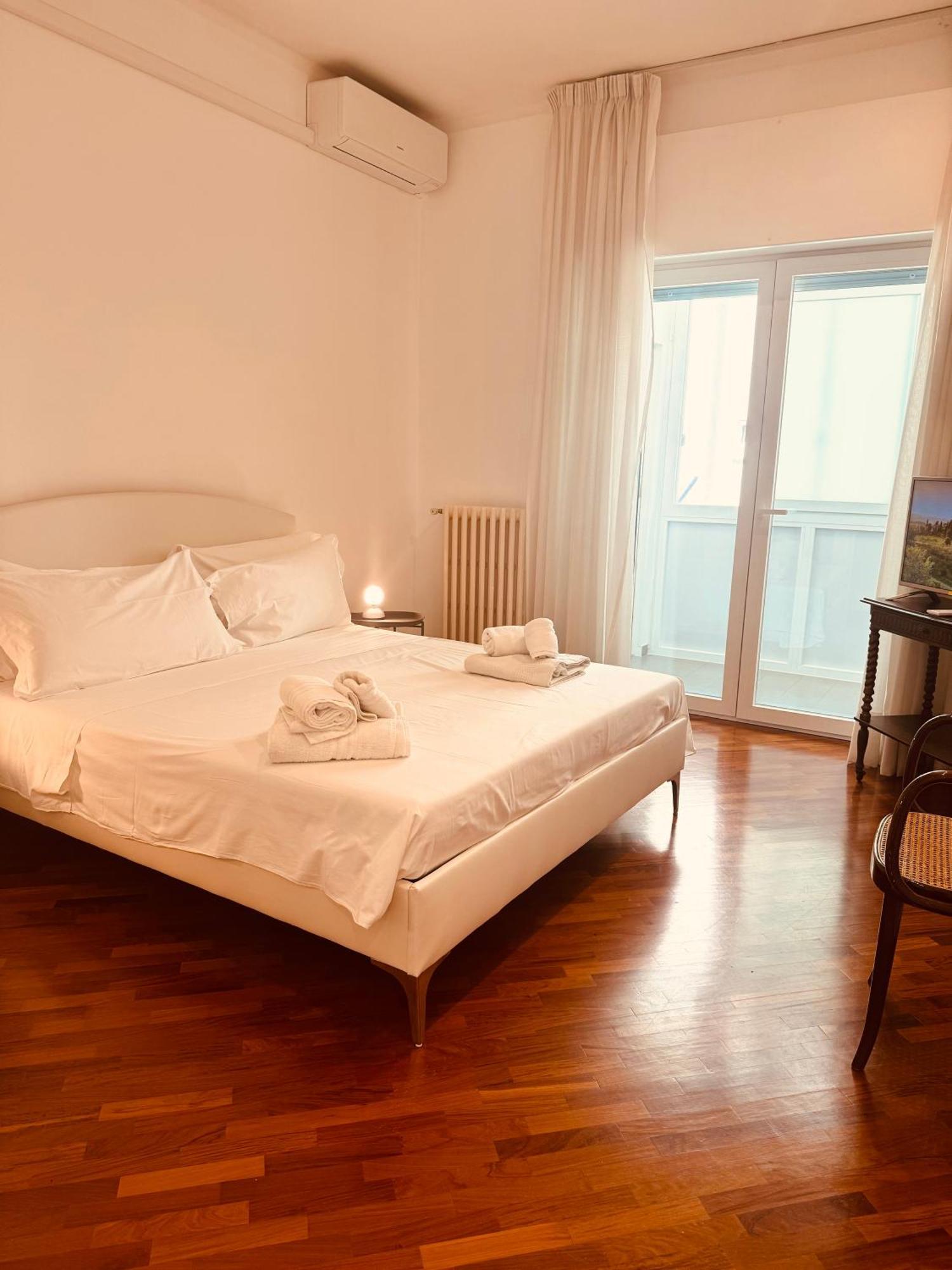 Guest Corso Italia Bari Exterior foto